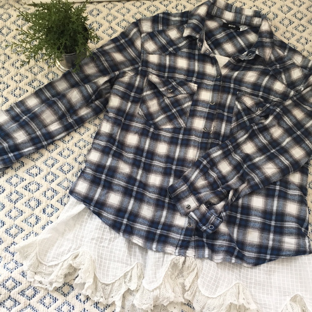 BDG Flannel with ruffle trim ~